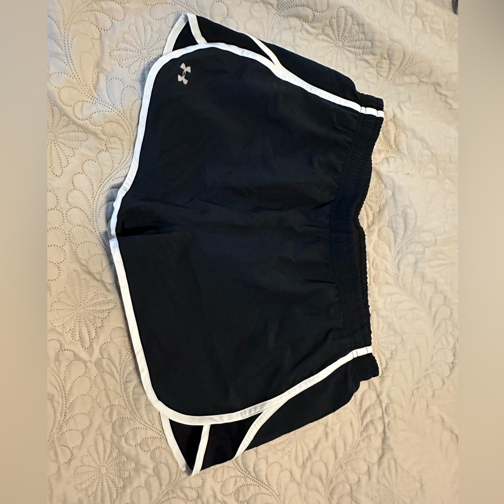 Women’s large under armour shorts